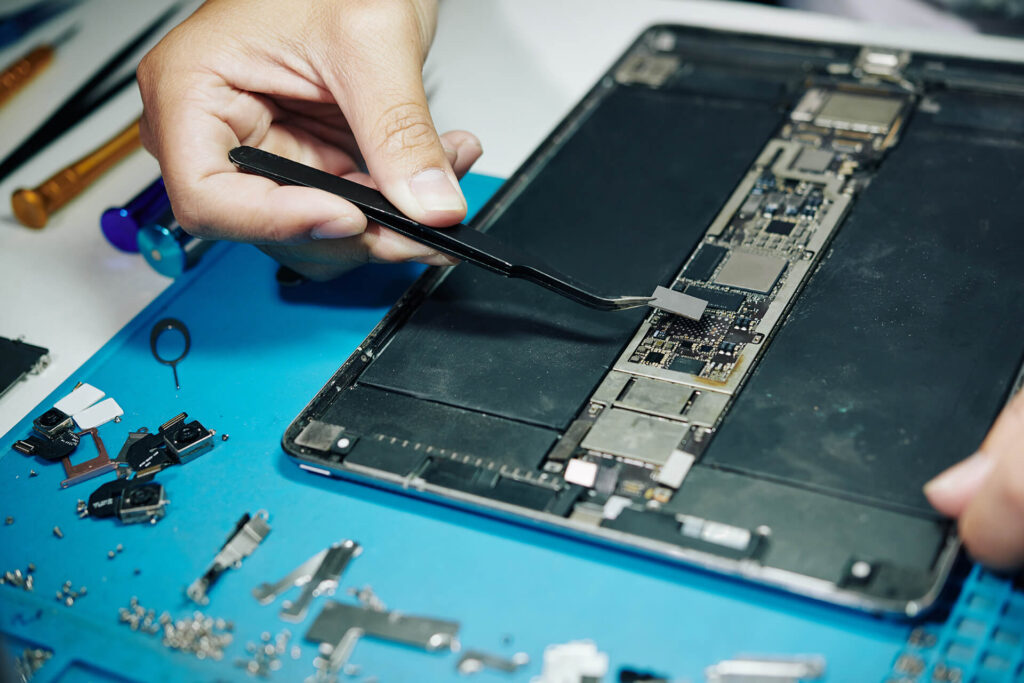 ipad repair service in Canada by Gadgets & Gold